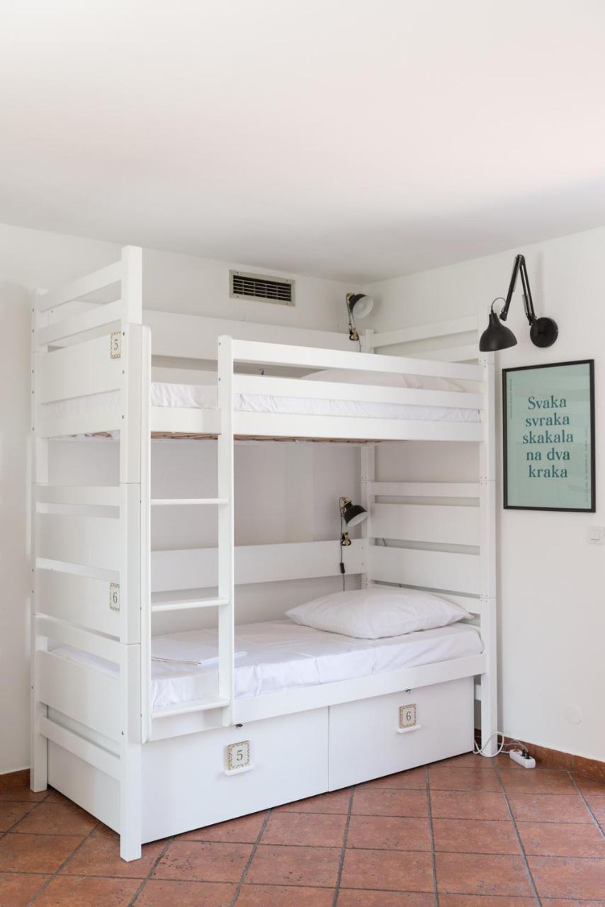 Ciri Biri Bela Boutique Hostel Σπλιτ Εξωτερικό φωτογραφία